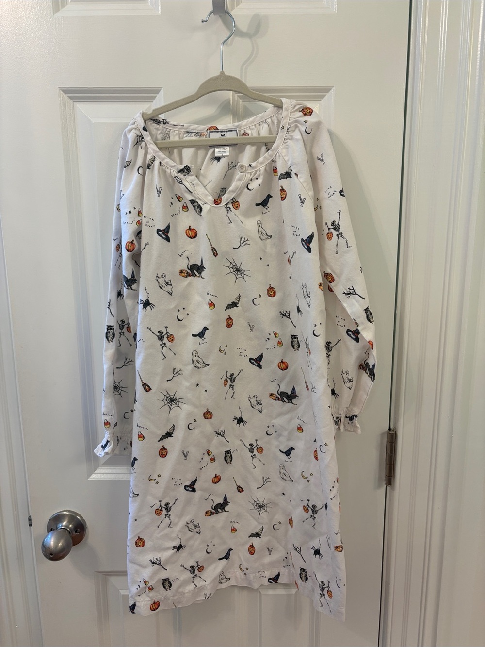 Girls petite plume White Halloween Print Nightdress